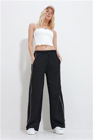 Kadın Siyah Çift Cepli Yanları Biyeli Bol Paça Eşofman Altı ALC-X11984