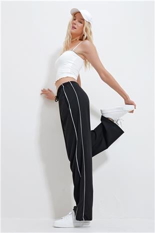 Kadın Siyah Çift Cepli Yanları Biyeli Bol Paça Eşofman Altı ALC-X11984