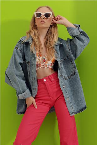 Kadın Koyu Mavi Çift Cepli Yıkamalı Oversize Denim Ceket ALC-X8152