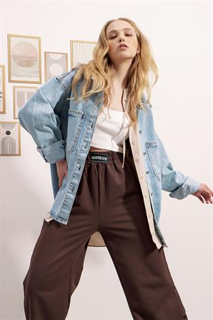 Kadın Buz Mavi Çift Cepli Yıkamalı Oversize Denim Ceket ALC-X8152