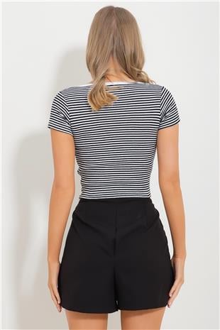 Kadın Beyaz Çıt Çıt Kapamalı Çizgili Crop Örme Bluz ALC-X11552
