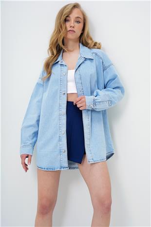 Kadın Açık Mavi Çıtçıt Kapamalı Oversize Mevsimlik Jean Gömlek Ceket ALC-X13950
