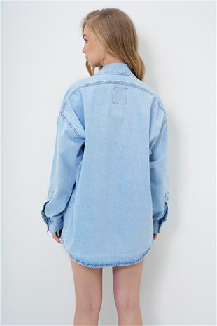 Kadın Açık Mavi Çıtçıt Kapamalı Oversize Mevsimlik Jean Gömlek Ceket ALC-X13950