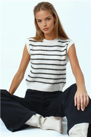 Kadın Ekru Çizgili Bisiklet Yaka Kolsuz Püsküllü Triko Bluz VS01053