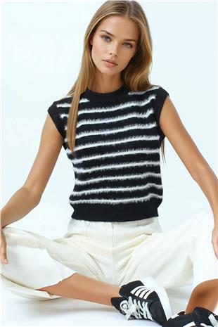 Kadın Siyah Çizgili Bisiklet Yaka Kolsuz Püsküllü Triko Bluz VS01053