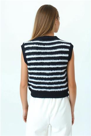 Kadın Siyah Çizgili Bisiklet Yaka Kolsuz Püsküllü Triko Bluz VS01053
