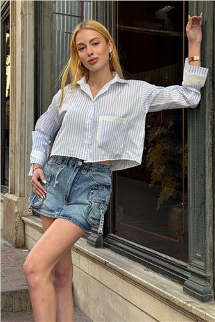 Kadın Açık Mavi Çizgili Oversize Uzun Kollu Düğmeli Manşet Crop Gömlek VS00952