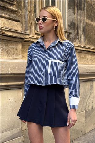 Kadın Lacivert Çizgili Oversize Uzun Kollu Düğmeli Manşet Crop Gömlek VS00952