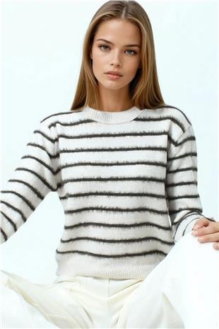 Kadın Yeşil Çizgili Tüylü Dokulu Bisiklet Yaka Triko Kazak VS01052