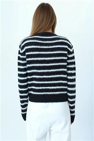 Kadın Siyah Çizgili Tüylü Dokulu Bisiklet Yaka Triko Kazak VS01052