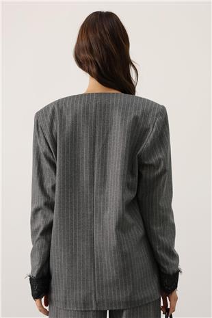 Kadın Gri Dantel Detaylı Derin V Yaka Oversize Çizgili Ceket VS01141