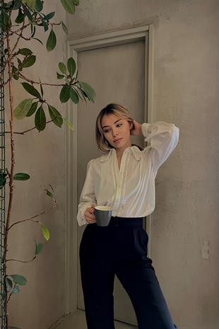 Kadın Beyaz Dantel Yaka Detaylı Nervür Dikişli Prenses Kol Poplin Gömlek ALC-X9733