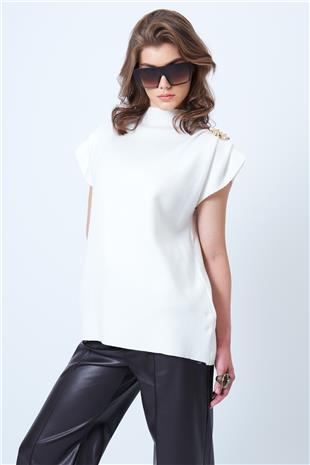 Kadın Beyaz Dik Yaka Omuz Drape Ve Metal Aksesuarlı Yün Karışımlı Tasarım Kazak VS01183