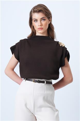 Kadın Kahverengi Dik Yaka Omuz Drape Ve Metal Aksesuarlı Yün Karışımlı Tasarım Kazak VS01183