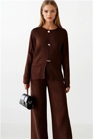 Kadın Kahverengi Düğme Detaylı Uzun Kollu Fit Bluz Ve Yüksek Bel Pantolon Triko Takım VS01400