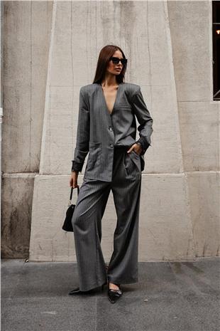 Kadın Gri Düğme Kapamalı Dantel Detaylı Çizgili Palazzo Pantolon VS01142