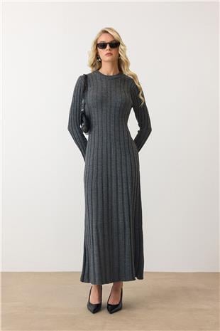 Kadın Antrasit Düz Kesim Uzun Kollu Triko Elbise VS00887