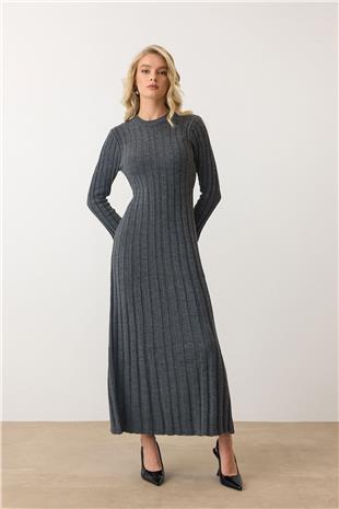 Kadın Antrasit Düz Kesim Uzun Kollu Triko Elbise VS00887