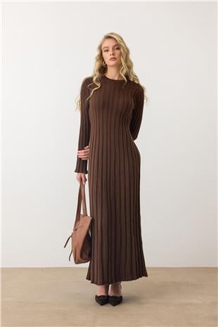 Kadın Kahverengi Düz Kesim Uzun Kollu Triko Elbise VS00887