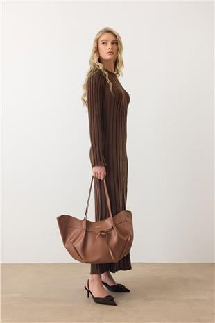 Kadın Kahverengi Düz Kesim Uzun Kollu Triko Elbise VS00887