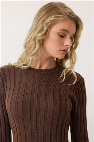 Kadın Kahverengi Düz Kesim Uzun Kollu Triko Elbise VS00887