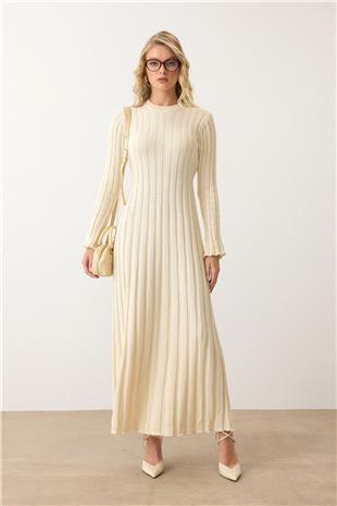 Kadın Krem Düz Kesim Uzun Kollu Triko Elbise VS00887