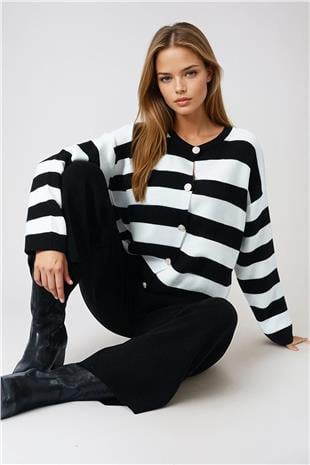 Kadın Siyah Ekru Kalın Çizgili Düğmeli Triko Hırka VS00977