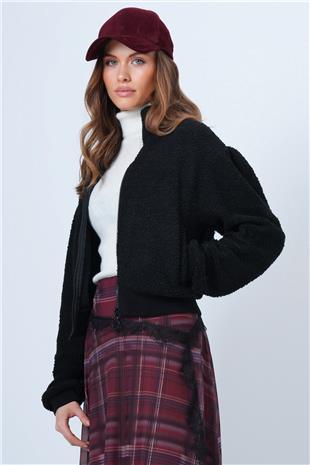 Kadın Siyah Fermuarlı Peluş Dokulu Kolu Ribanalı Ceket VS01335