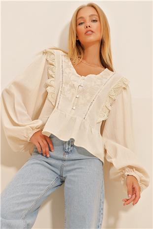 Kadın Bej Fisto Nakış İşlemeli Dokuma Bluz ALC-X10736