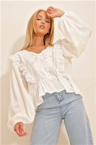 Kadın Ekru Fisto Nakış İşlemeli Dokuma Bluz ALC-X10736