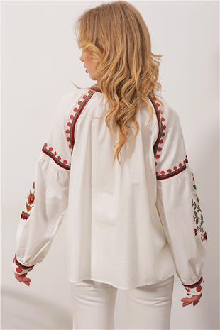 Kadın Beyaz Hakim Yaka Kolları Nakışlı Bağcıklı Oversize Keten Bluz ALC-X9905