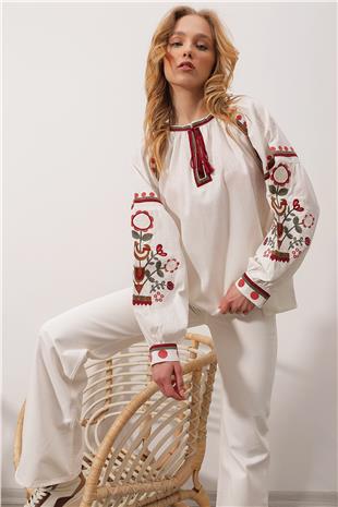 Kadın Beyaz Hakim Yaka Kolları Nakışlı Bağcıklı Oversize Keten Bluz ALC-X9905