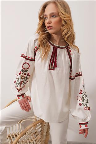 Kadın Beyaz Hakim Yaka Kolları Nakışlı Bağcıklı Oversize Keten Bluz ALC-X9905
