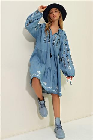 Kadın Mavi Hakim Yaka Nakış İşlemeli Jean Elbise ALC-X9213