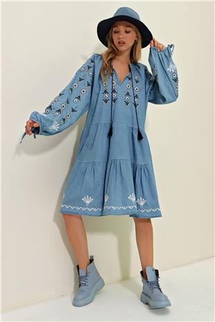 Kadın Mavi Hakim Yaka Nakış İşlemeli Jean Elbise ALC-X9213