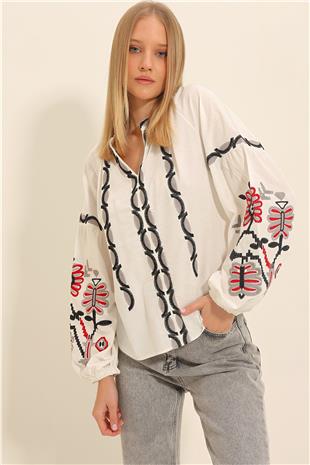 Kadın Beyaz Hakim Yaka Nakışlı Dokuma Bluz ALC-X11295