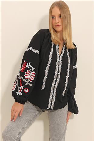 Kadın Siyah Hakim Yaka Nakışlı Dokuma Bluz ALC-X11295
