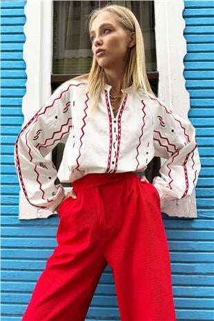 Kadın Beyaz Hakim Yaka Nakışlı Manşetli Dokuma Bluz ALC-X10750