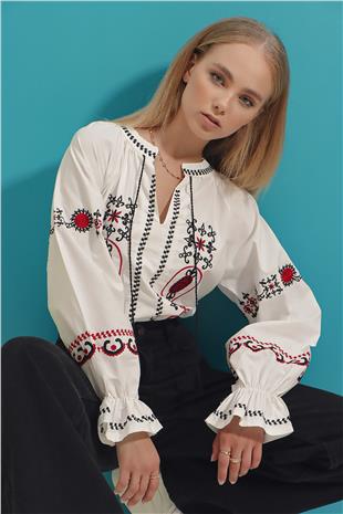 Kadın Beyaz Hakim Yaka Önü Ve Kolları Çiçek Nakışlı Poplin Dokuma Bluz ALC-X9056