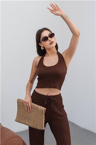 Kadın Kahverengi Halter Yaka Dokulu Crop Top Pantolon Takım VS00741