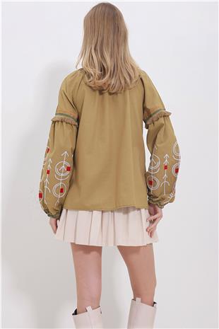 Kadın Yeşil İşlemeli Püskül Detaylı Dokuma Bluz ALC-X11375