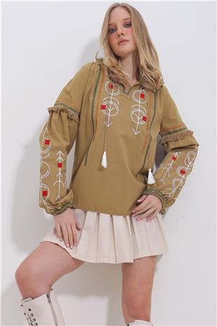 Kadın Yeşil İşlemeli Püskül Detaylı Dokuma Bluz ALC-X11375