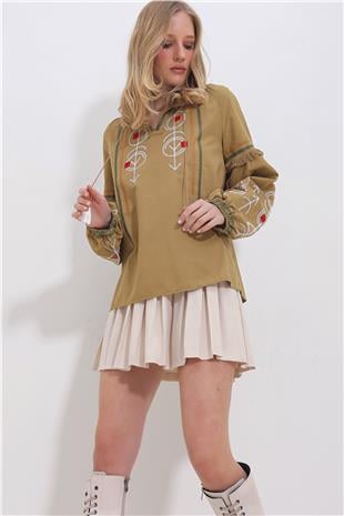 Kadın Yeşil İşlemeli Püskül Detaylı Dokuma Bluz ALC-X11375