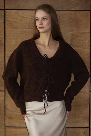 Kadın ACI KAHVE Bağlama Detaylı Polo Yaka Triko Hırka VS01429