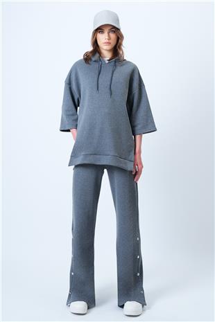 Kadın Antrasit Kapüşonlu Yanı Yırtmaçlı Yarım Kol Sweatshirt Ve Yanları Çıtçıtlı Geniş Paça Pantolon Alt Üst Takım ALC-X14607