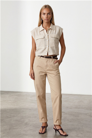 Kadın Bej Çift Cepli Omuzları Pileli Kolsuz Premium Keten Gömlek Alc-X15472