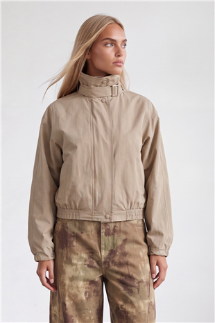 Kadın Bej Dik Yaka İçi Astarlı Bol Kesim Bomber Ceket Alc-X15958