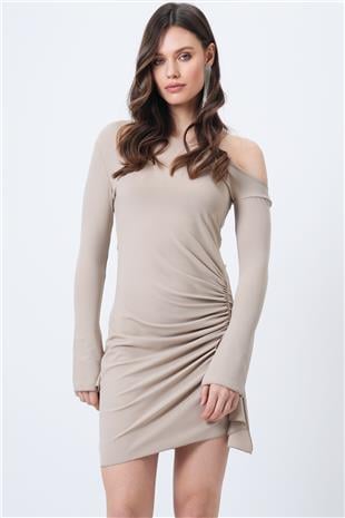 Kadın Bej Kayık Yaka Drapeli Mini Elbise Vs01659