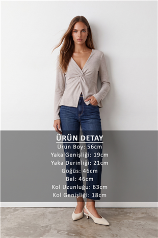 Kadın Bej V Yaka Burgu Detaylı Bluz Alc-X15416