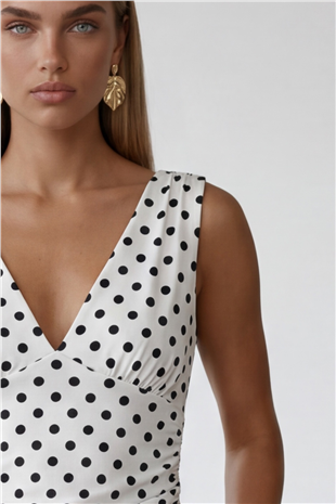 Kadın Beyaz Askılı Drape Detaylı Puantiyeli Crop Bluz Alc-X15484